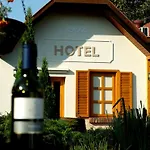 Vineyard - Szoloskert Otel 3*