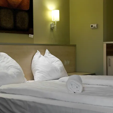 Vineyard - Szoloskert ホテル